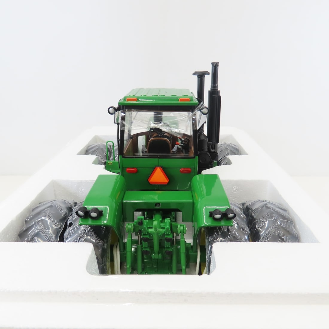 ERTL Prestige Select 1:16 John Deere 8850 Tractor - 5