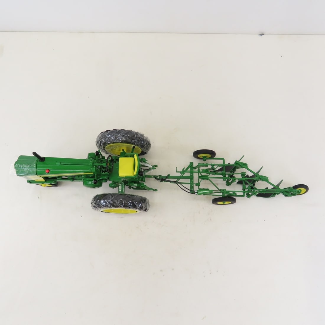 ERTL 1:16 John Deere 620 Tractor with 555 Plow - 10