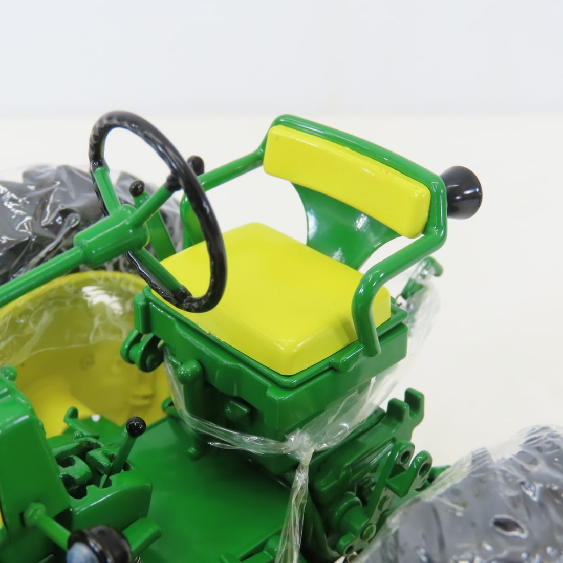 ERTL 1:16 John Deere 620 Tractor with 555 Plow - 16