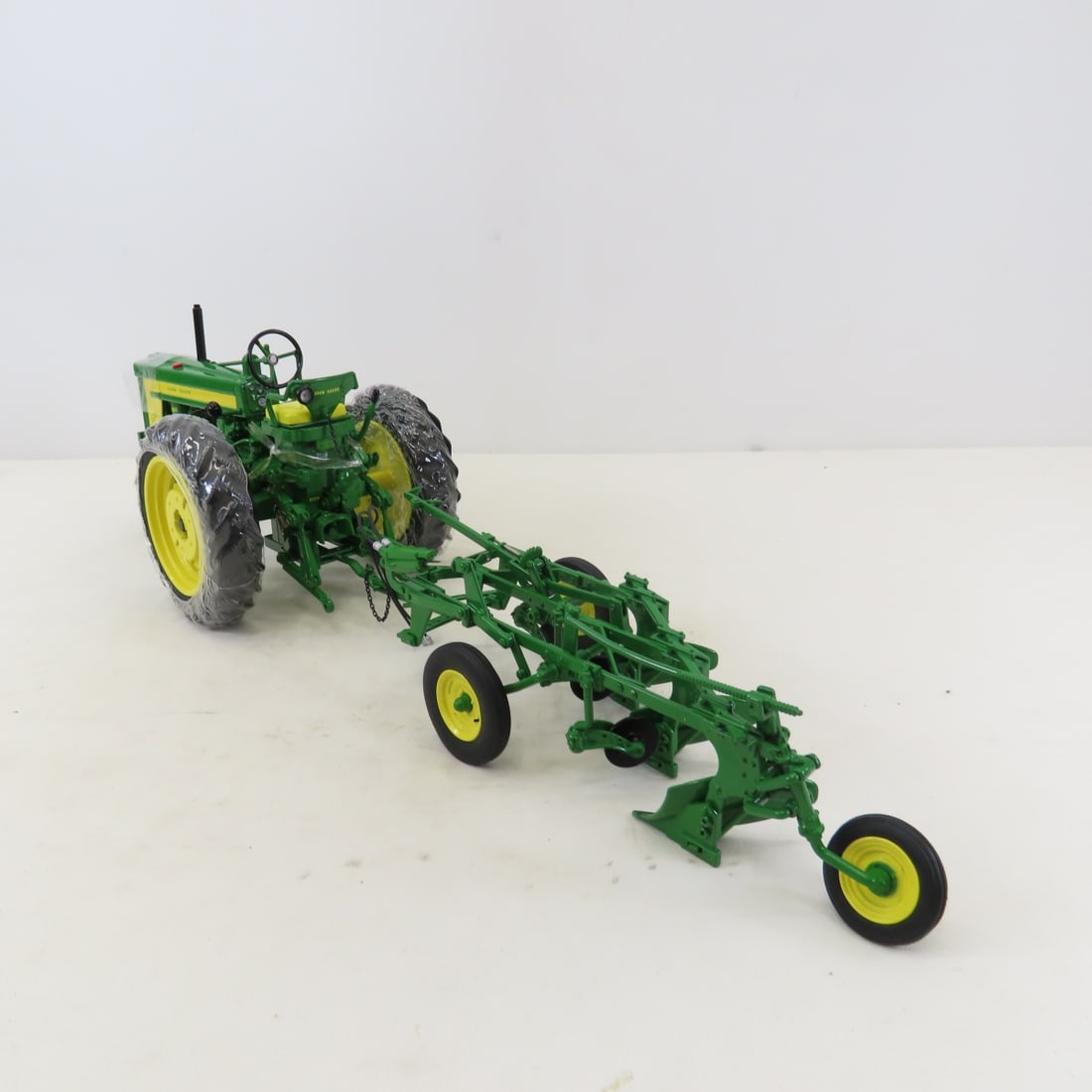 ERTL 1:16 John Deere 620 Tractor with 555 Plow - 4