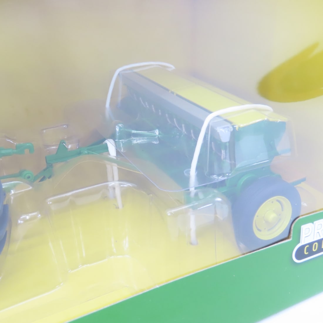 ERTL 1:16 John Deere 730 Tractor with Grain Drill - 3