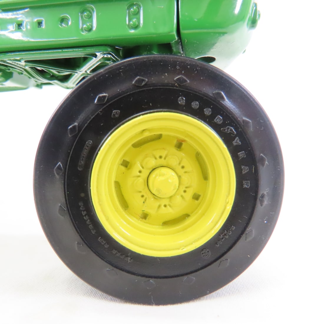 ERTL Precision 1:16 John Deere 4020 Diesel Tractor - 19