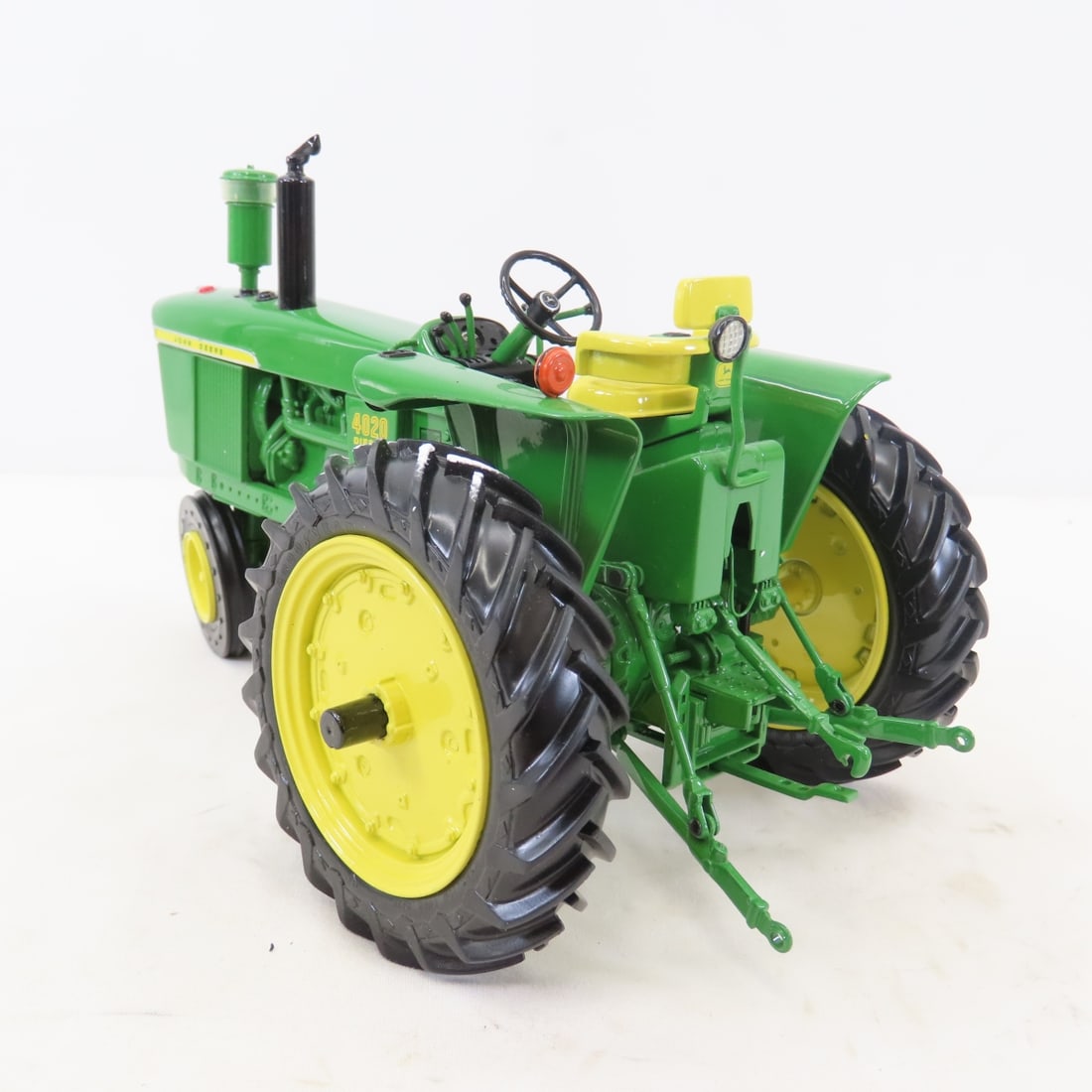 ERTL Precision 1:16 John Deere 4020 Diesel Tractor - 4