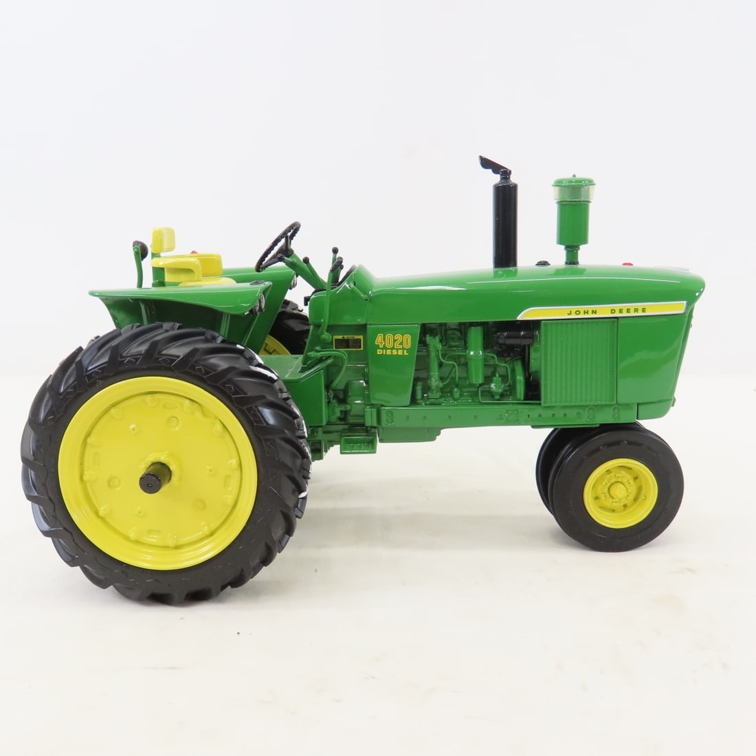 ERTL Precision 1:16 John Deere 4020 Diesel Tractor - 7