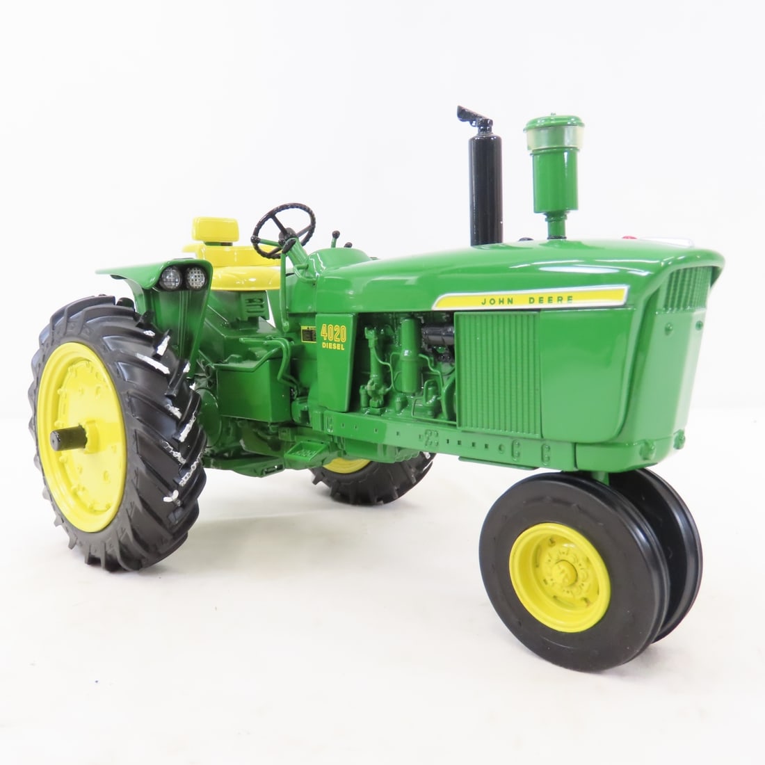 ERTL Precision 1:16 John Deere 4020 Diesel Tractor - 8