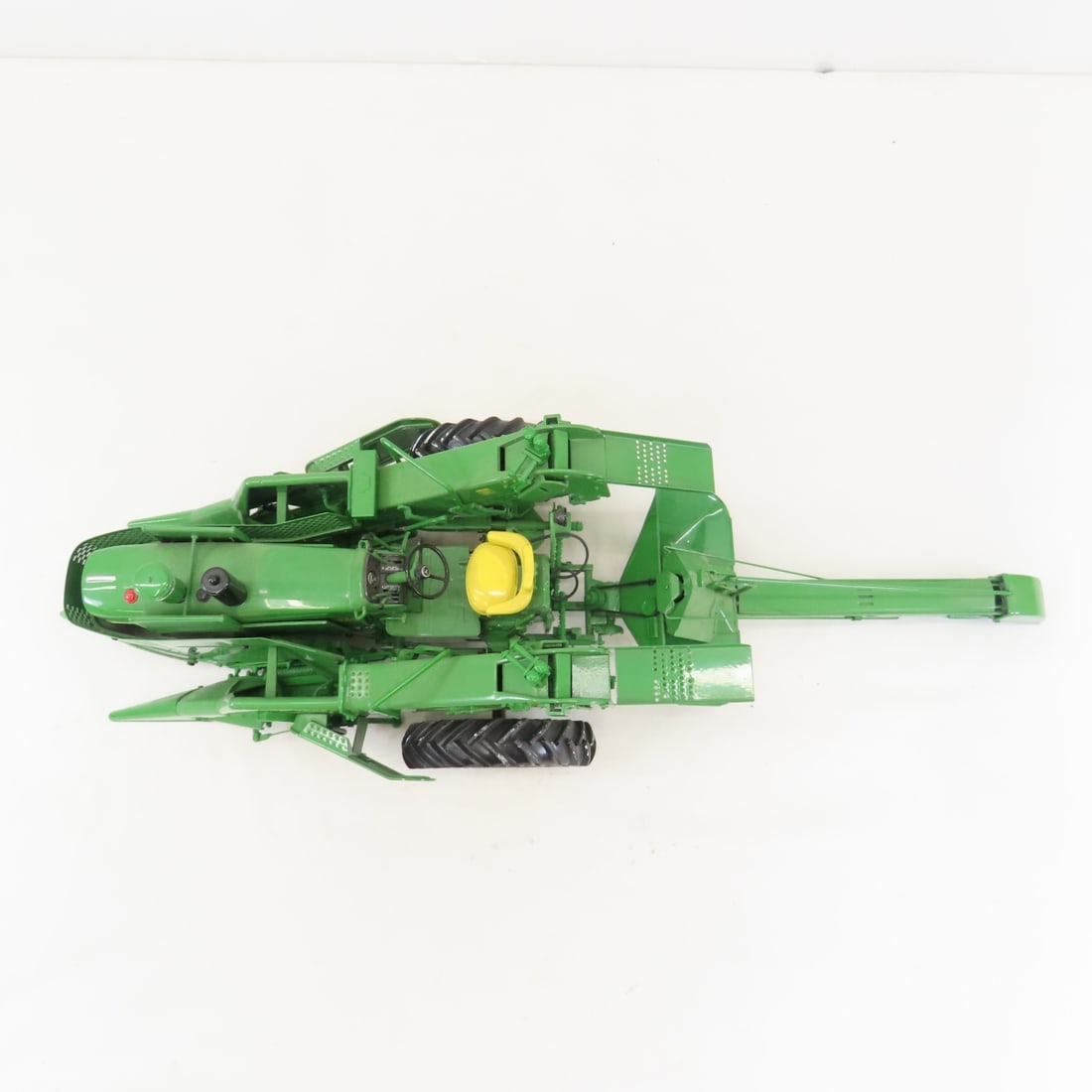 ERTL Precision 1:16 John Deere 4020 w/Corn Picker - 10