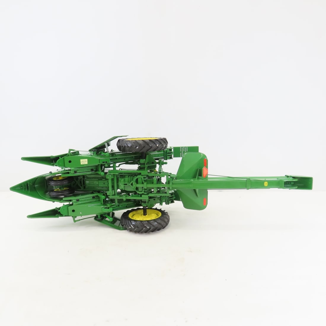 ERTL Precision 1:16 John Deere 4020 w/Corn Picker - 11