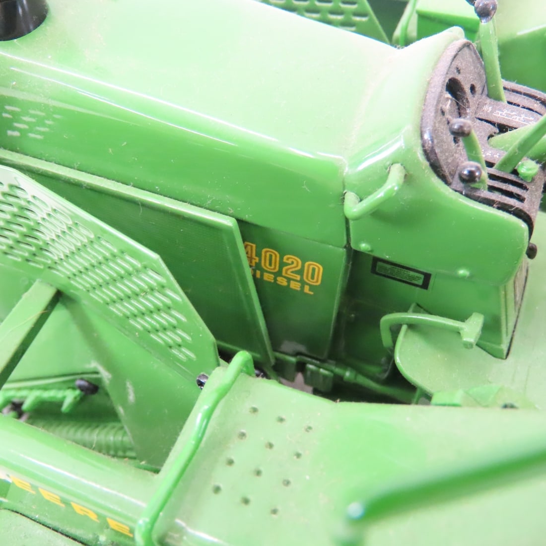 ERTL Precision 1:16 John Deere 4020 w/Corn Picker - 13