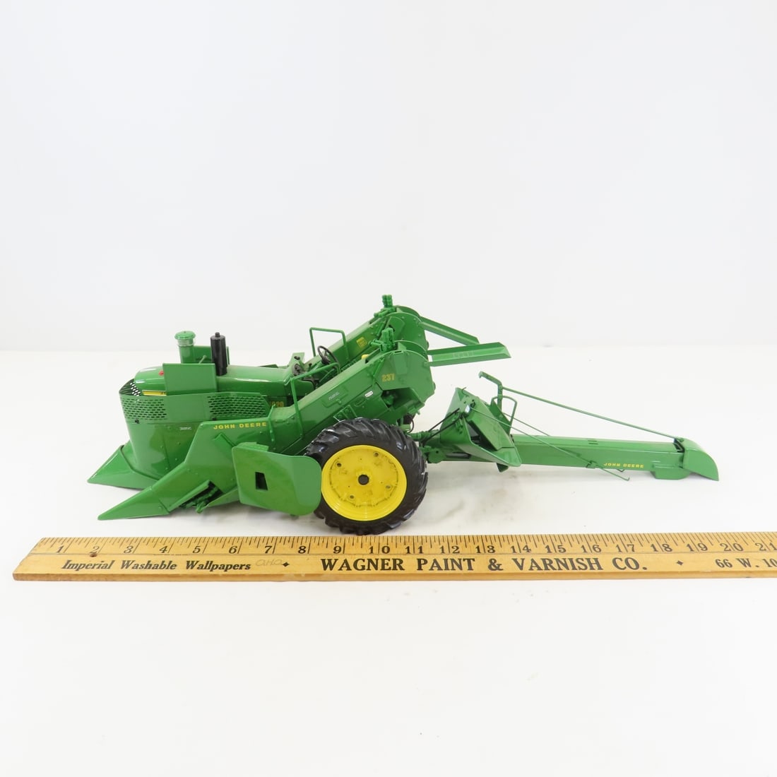 ERTL Precision 1:16 John Deere 4020 w/Corn Picker - 3
