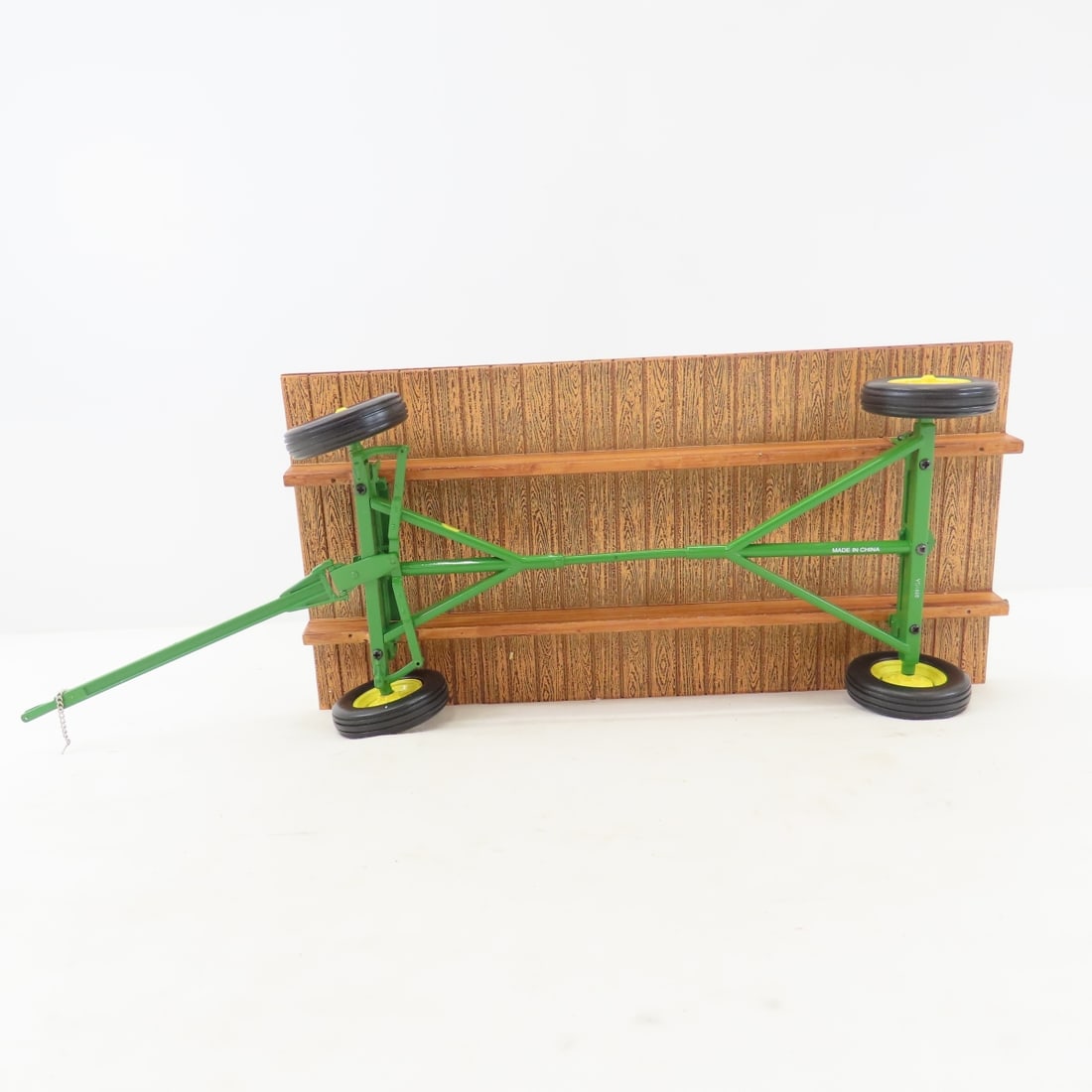 ERTL Precision 1:16 John Deere Hay Wagon - 12