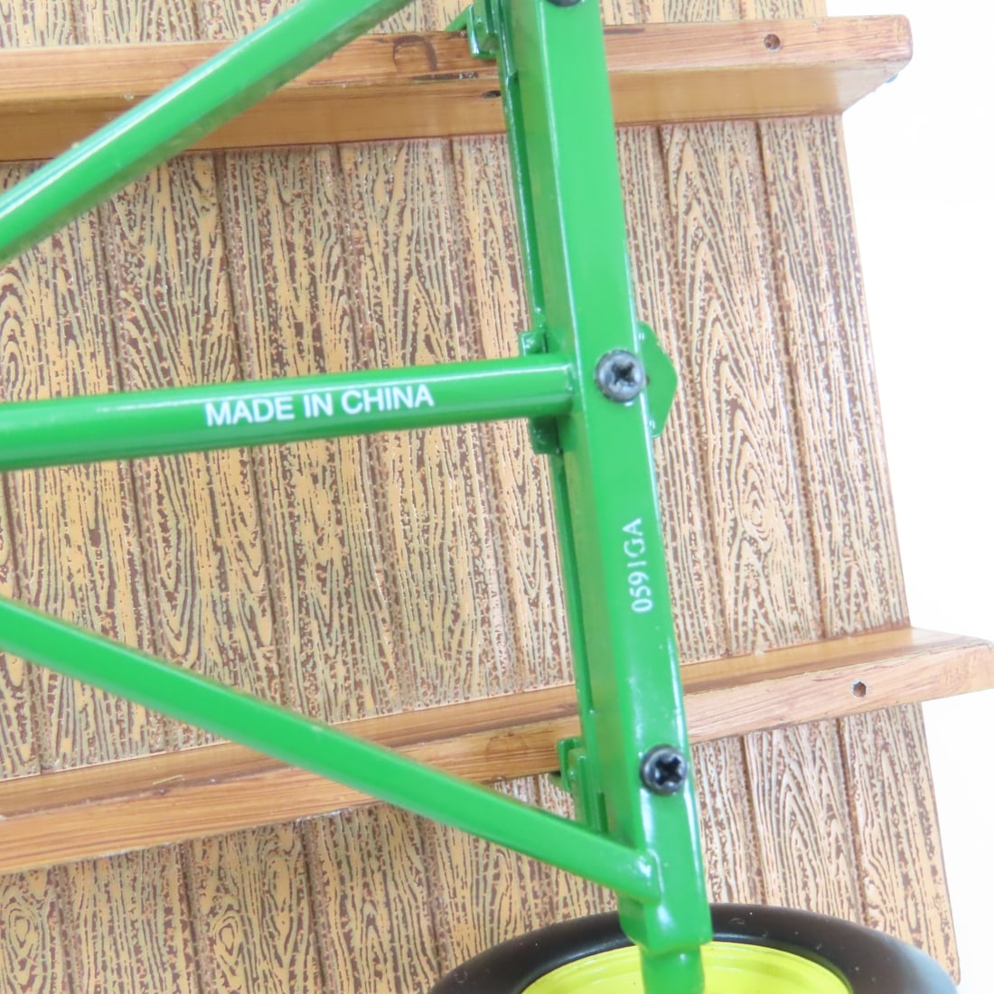 ERTL Precision 1:16 John Deere Hay Wagon - 13