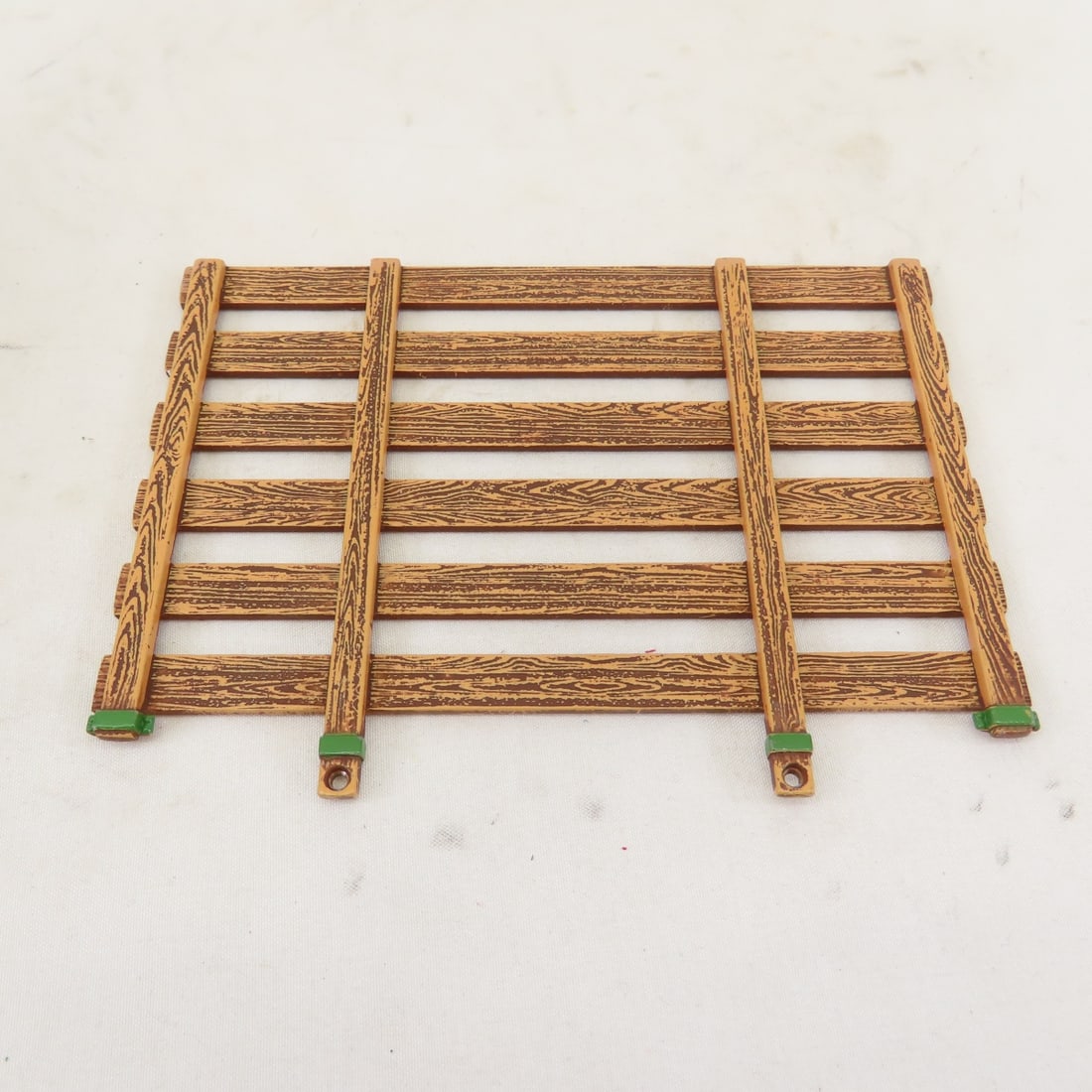 ERTL Precision 1:16 John Deere Hay Wagon - 16