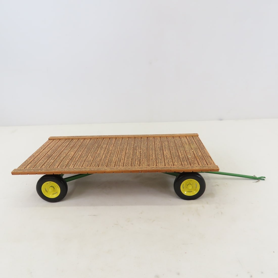 ERTL Precision 1:16 John Deere Hay Wagon - 8