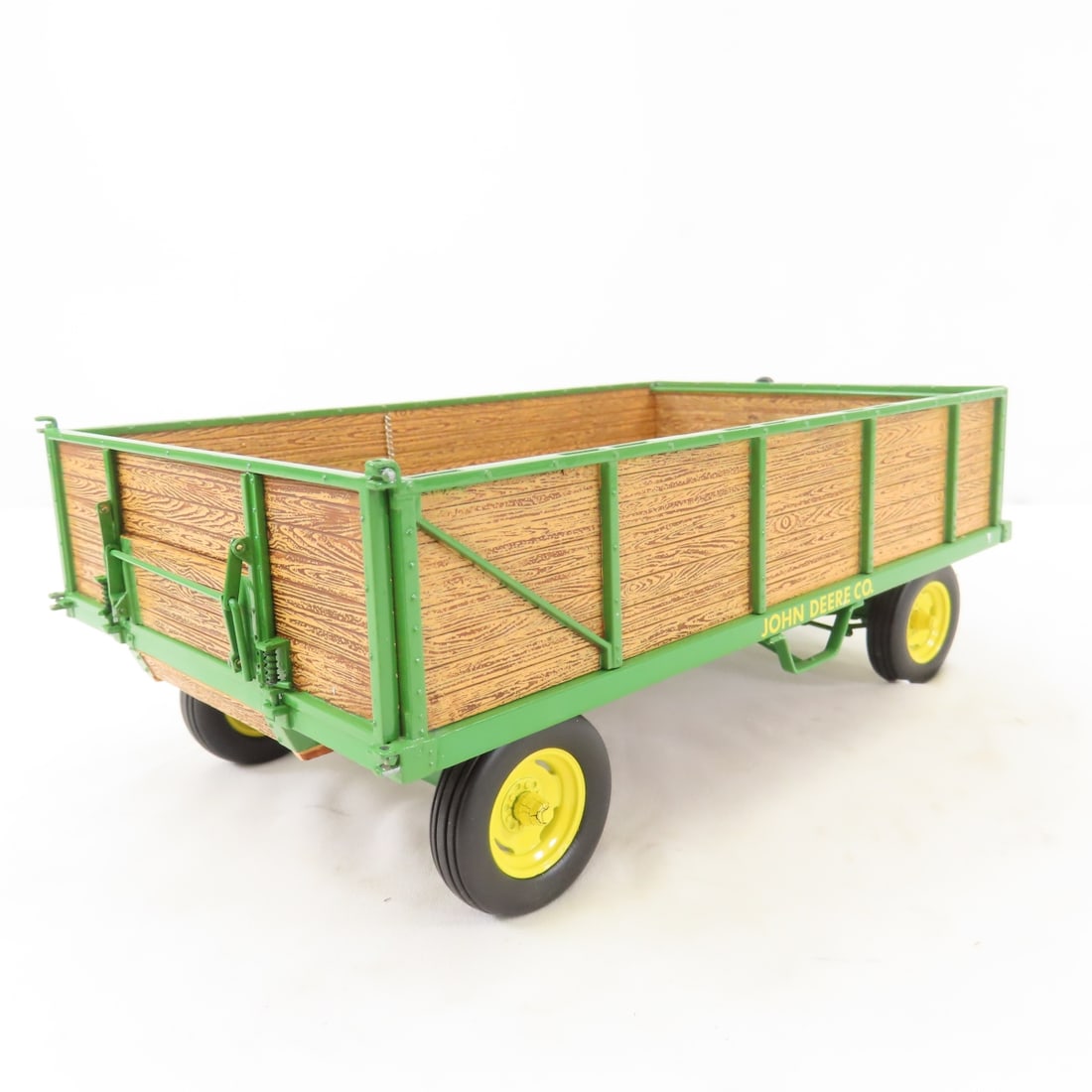 ERTL Precision 1:16 John Deere Barge Wagon - 6
