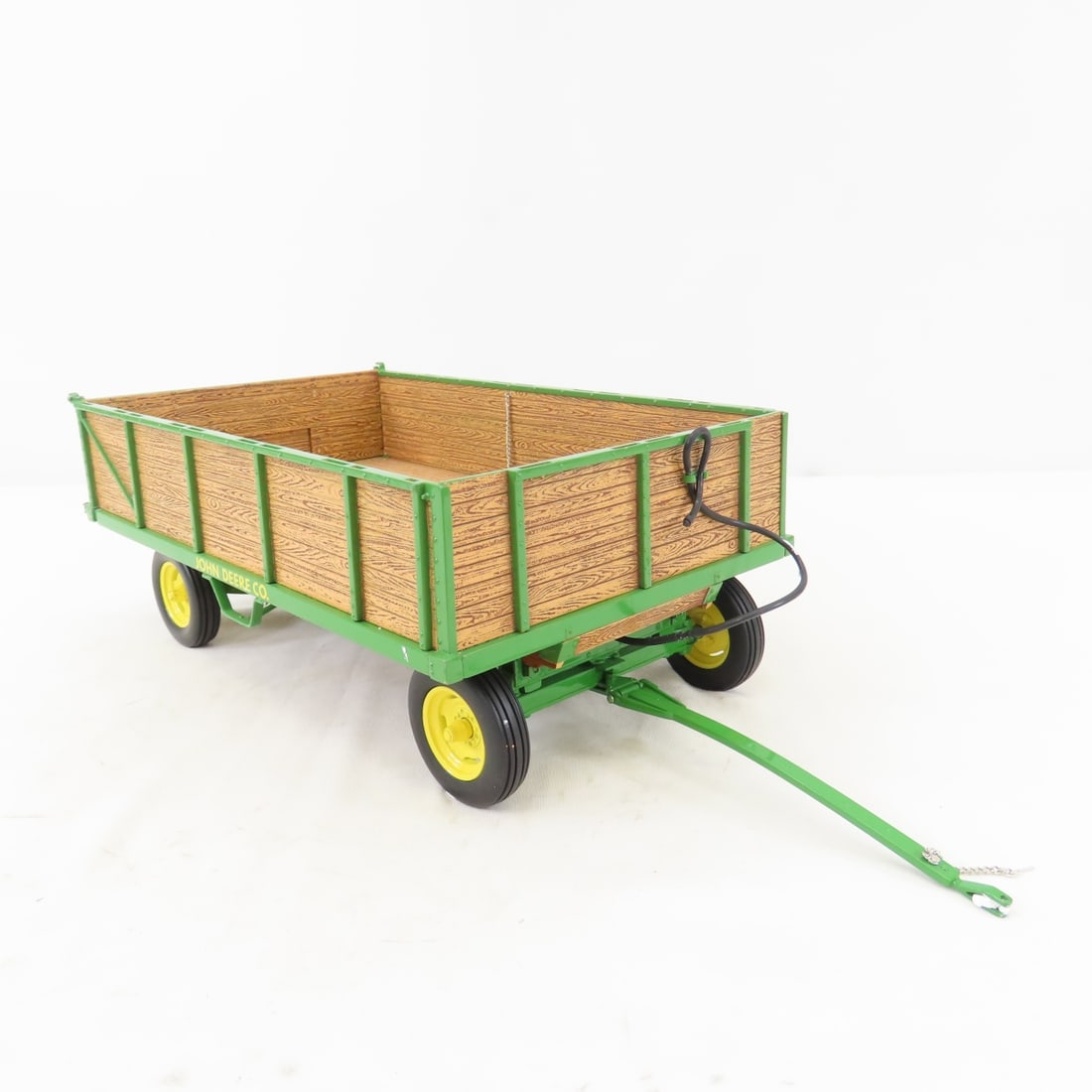 ERTL Precision 1:16 John Deere Barge Wagon - 8