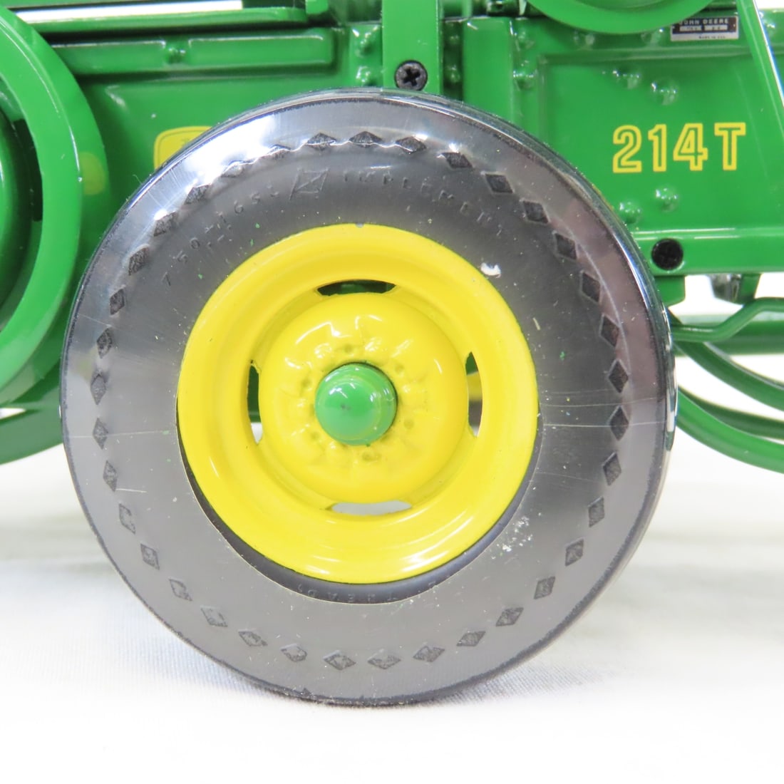 ERTL Precision 1:16 John Deere 214-T Baler - 13