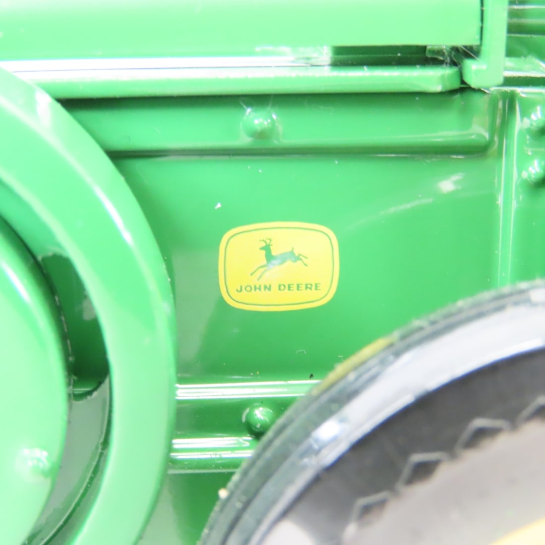 ERTL Precision 1:16 John Deere 214-T Baler - 14