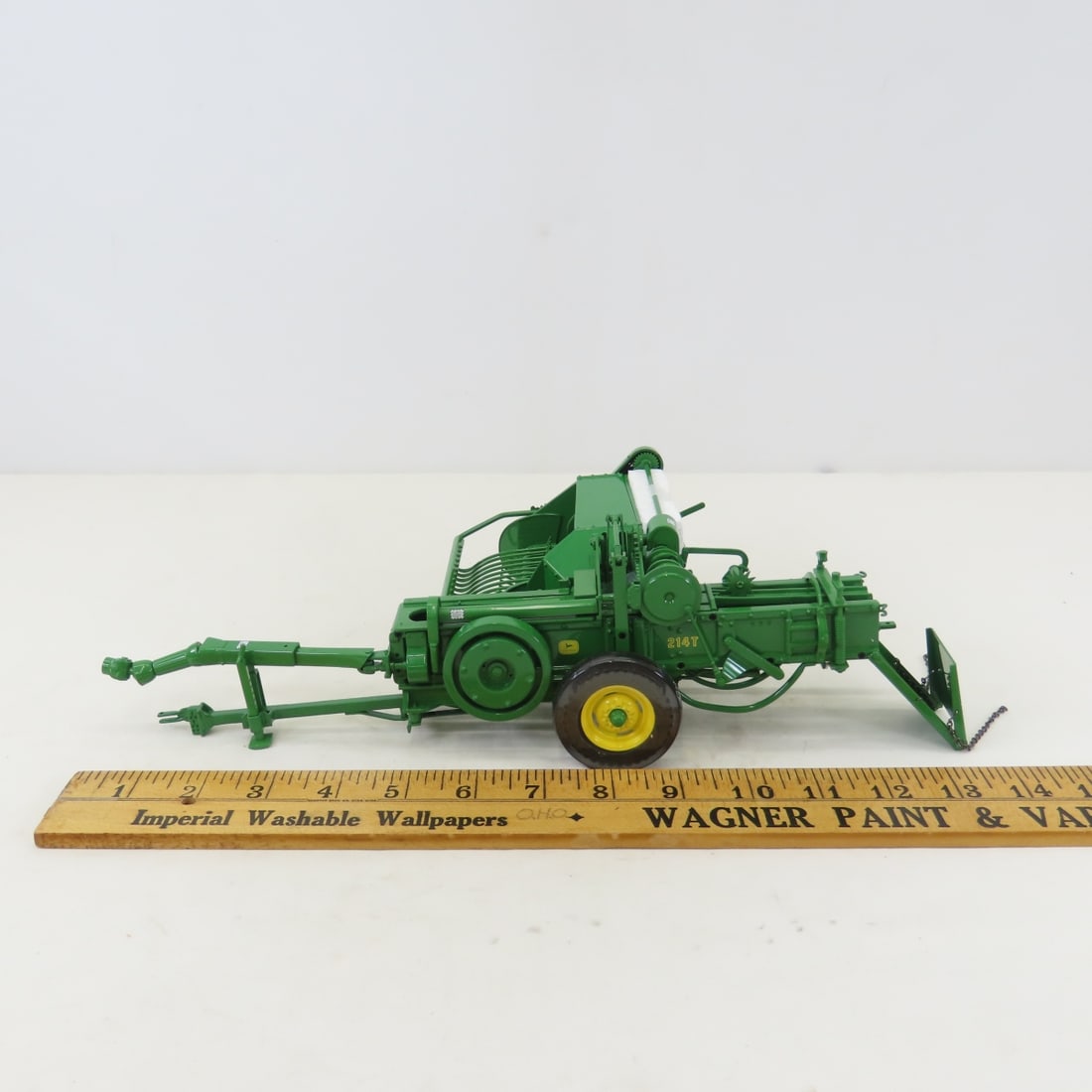 ERTL Precision 1:16 John Deere 214-T Baler - 3