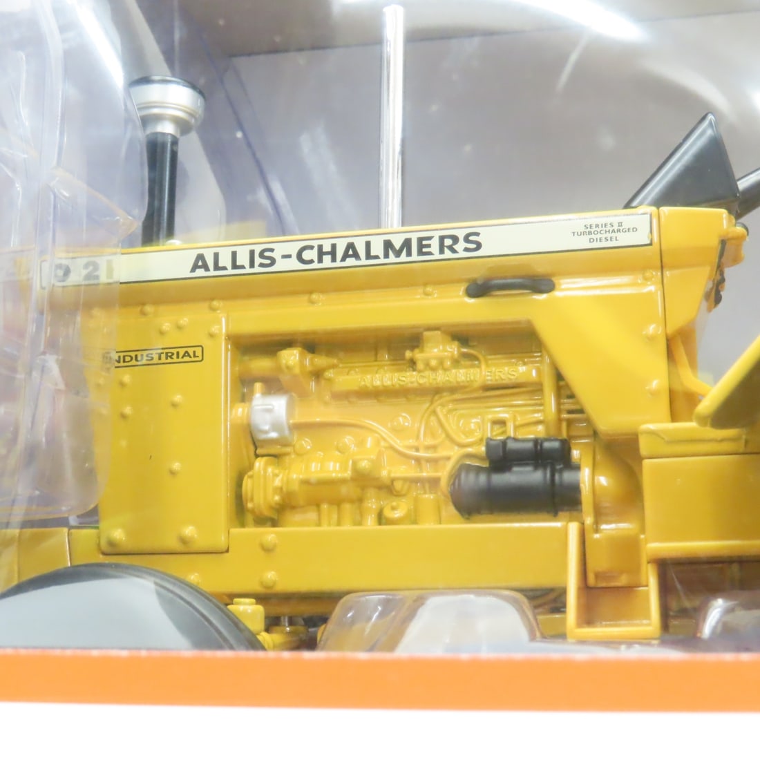 ERTL Prestige 1:16 Allis-Chalmers D21 Tractor 60th - 2