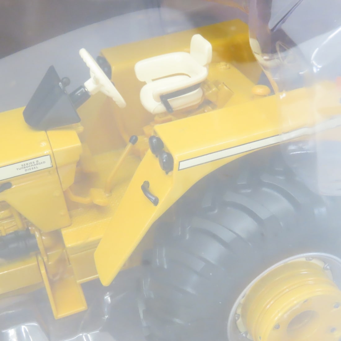ERTL Prestige 1:16 Allis-Chalmers D21 Tractor 60th - 3
