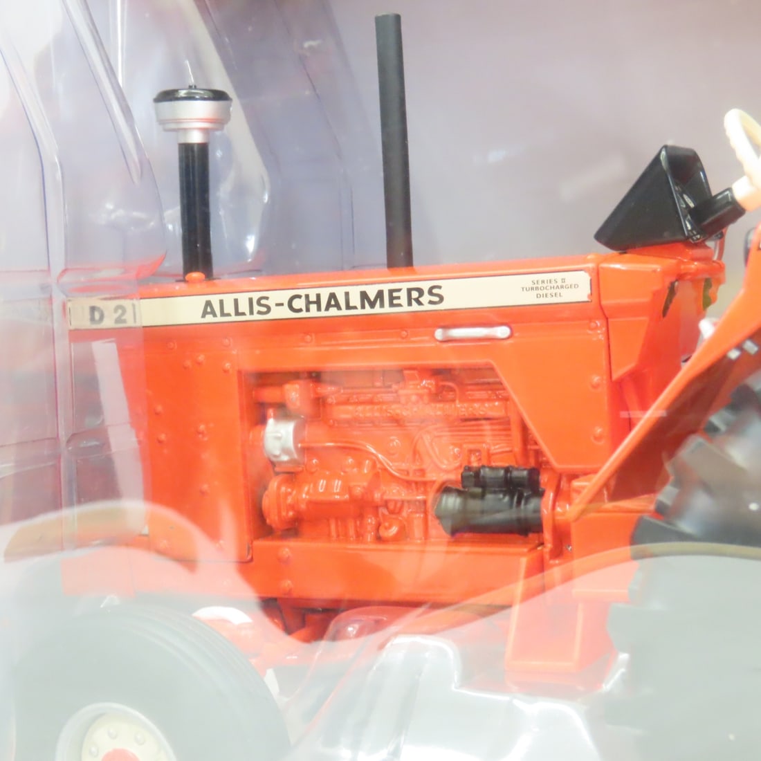 ERTL Prestige 1:16 Allis-Chalmers D21 Tractor - 2