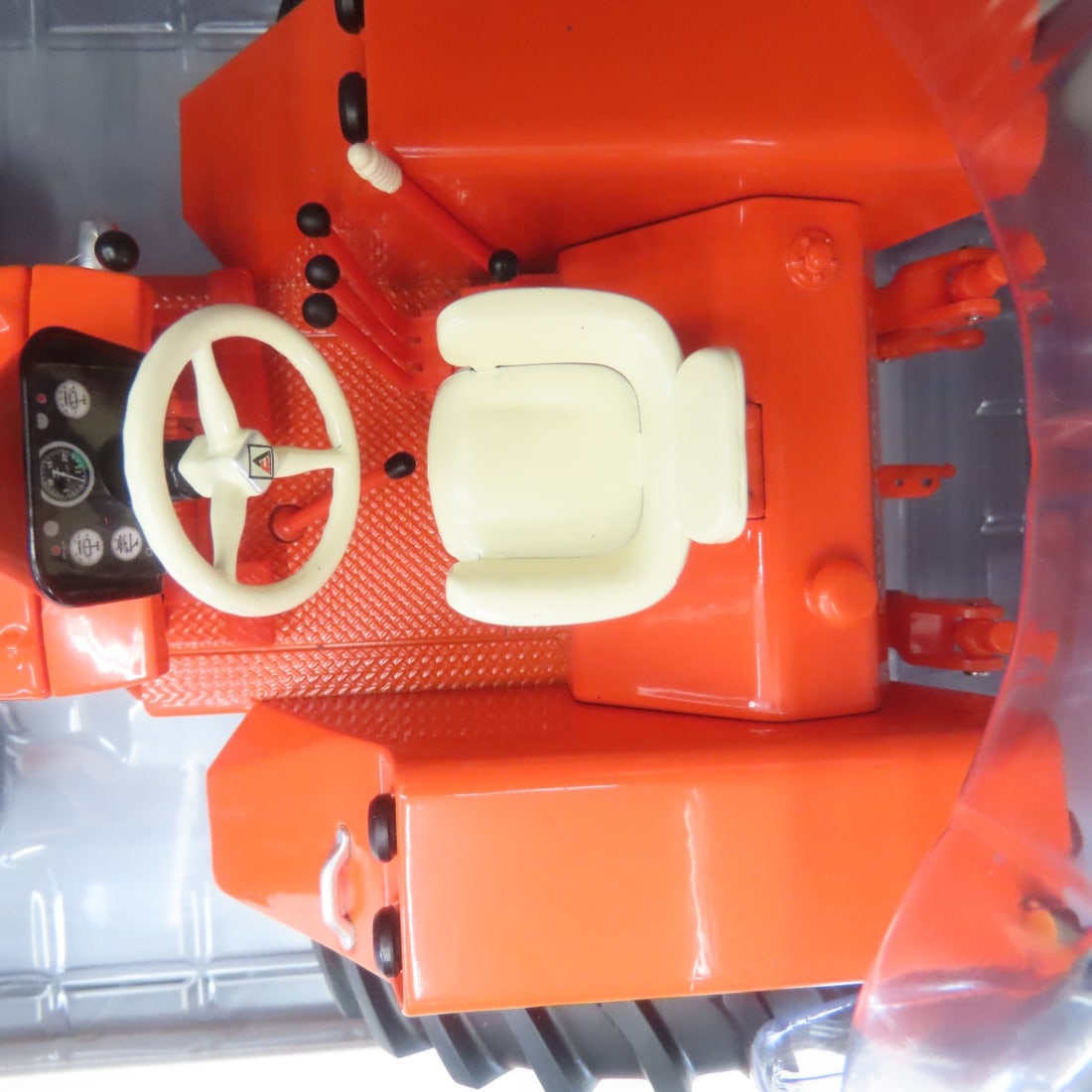 ERTL Prestige 1:16 Allis-Chalmers D21 Tractor - 4