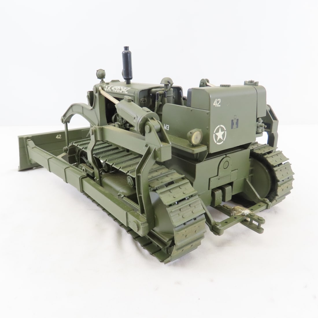 SpecCast 1:16 IH TD-14 Crawler Tractor with Blade - 4