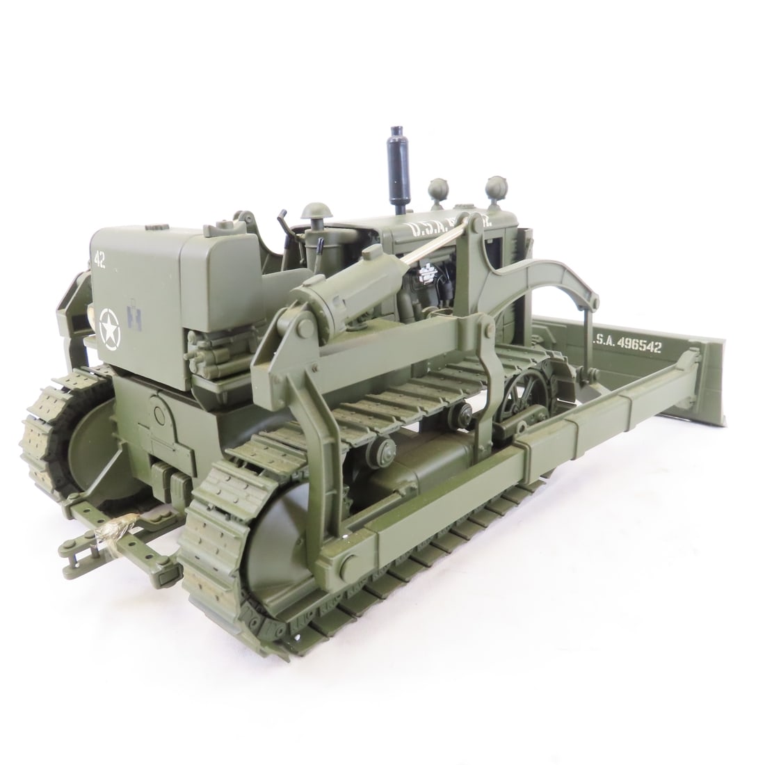 SpecCast 1:16 IH TD-14 Crawler Tractor with Blade - 6