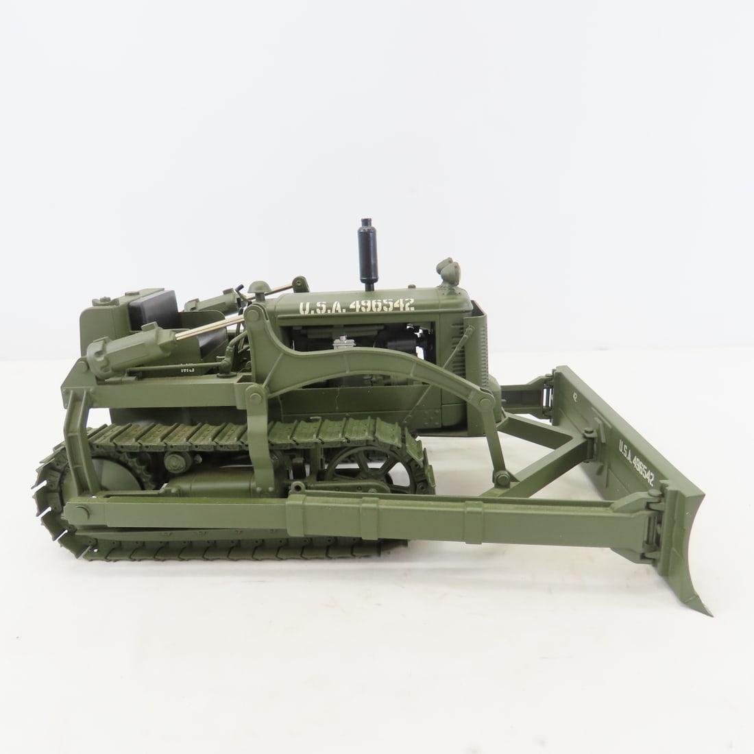 SpecCast 1:16 IH TD-14 Crawler Tractor with Blade - 7