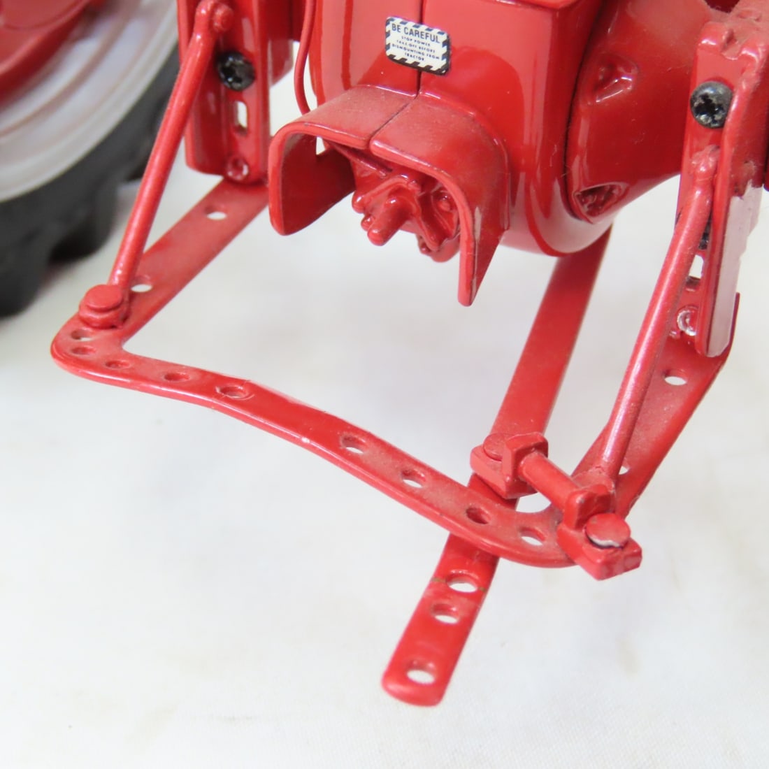 ERTL Precision 1:16 Farmall Super M Tractor - 17