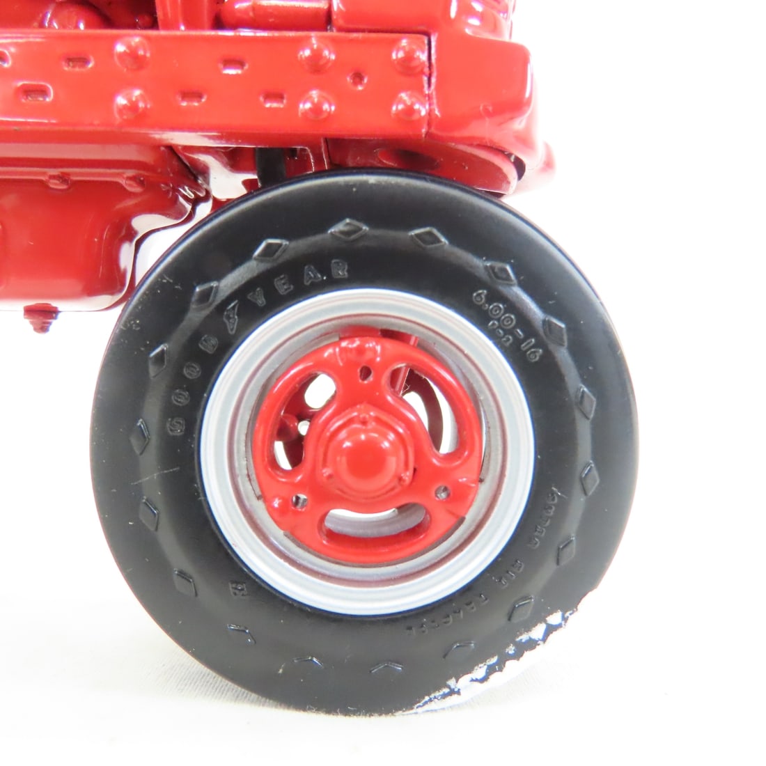 ERTL Precision 1:16 Farmall Super M Tractor - 19