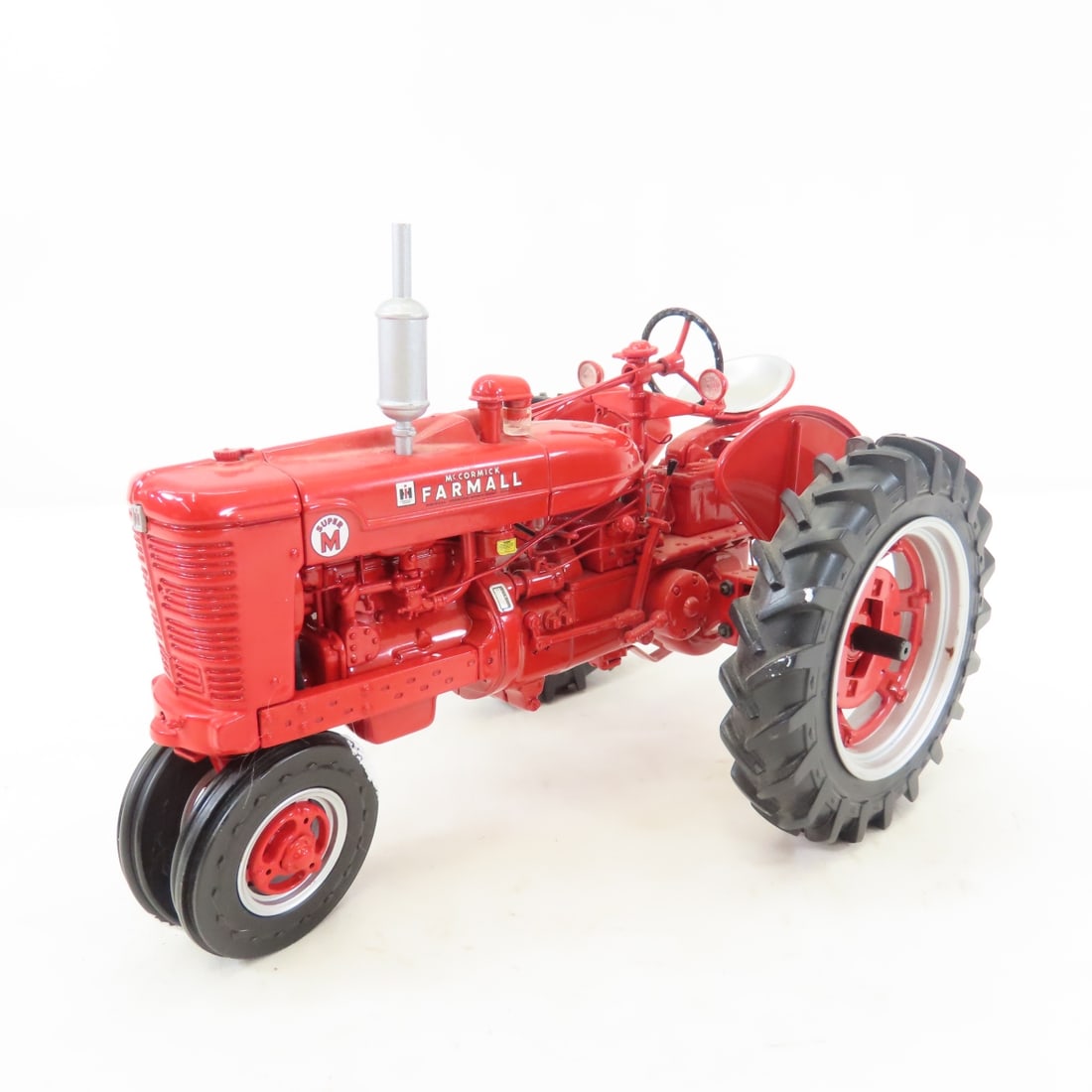ERTL Precision 1:16 Farmall Super M Tractor - 2