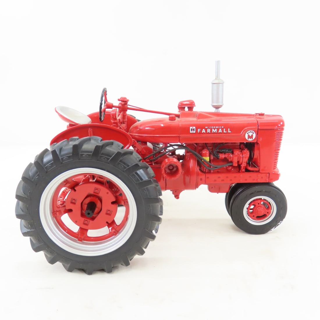 ERTL Precision 1:16 Farmall Super M Tractor - 7