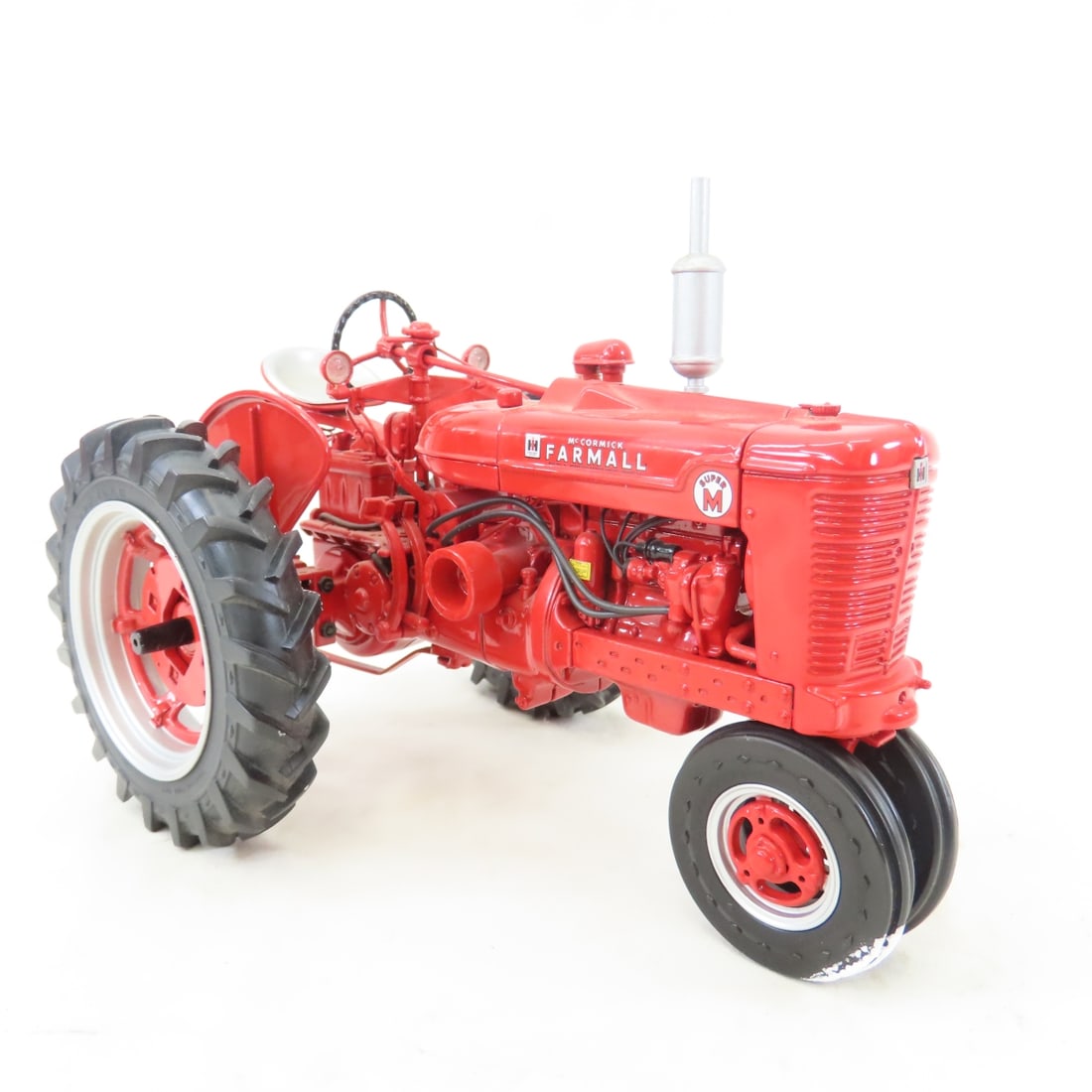 ERTL Precision 1:16 Farmall Super M Tractor - 8