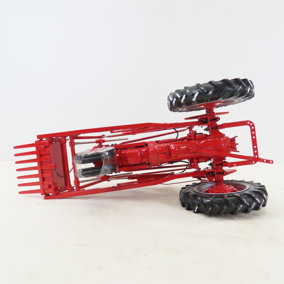 ERTL Precision 1:16 Farmall MD Tractor with Loader - 11