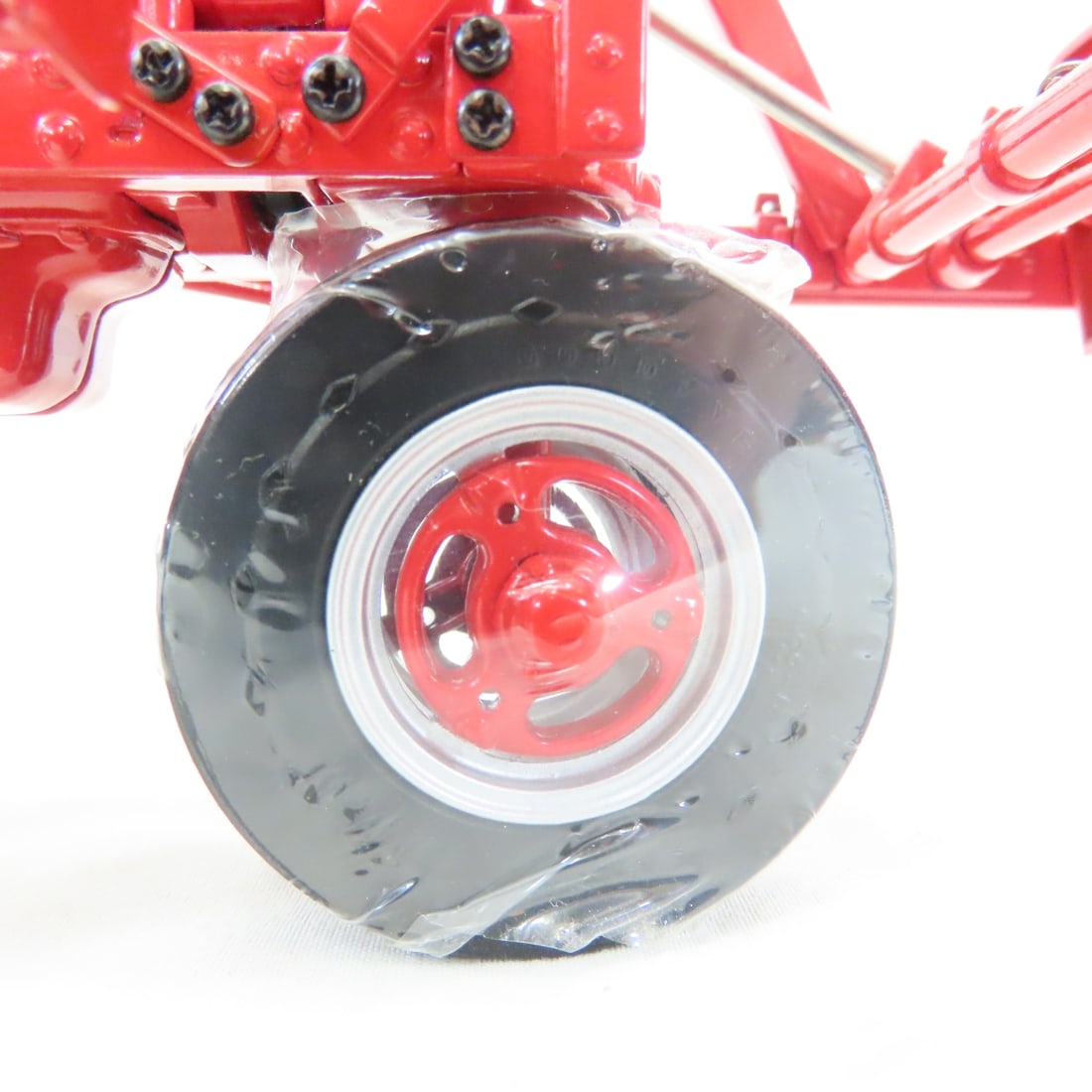 ERTL Precision 1:16 Farmall MD Tractor with Loader - 18