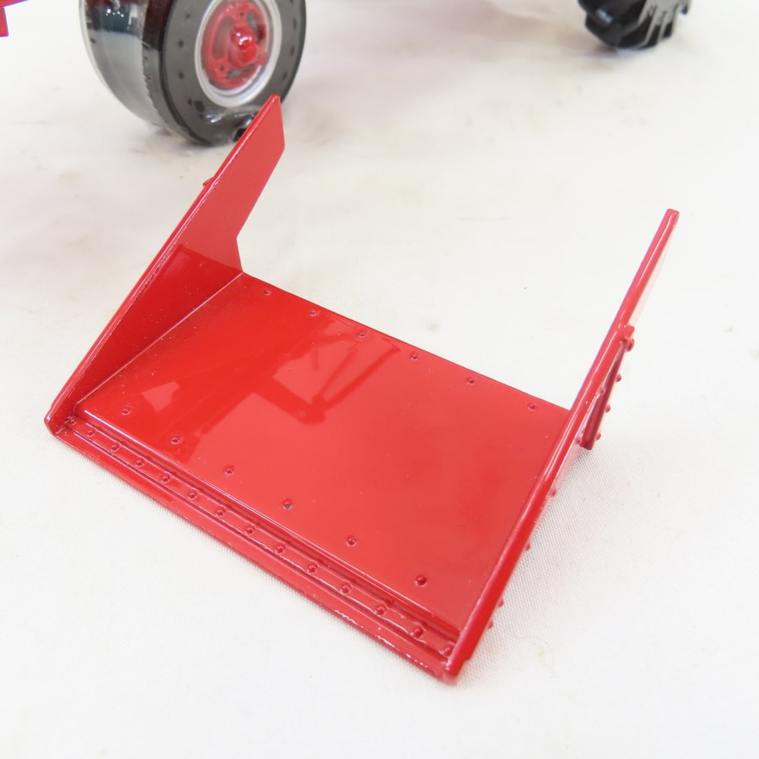 ERTL Precision 1:16 Farmall MD Tractor with Loader - 20