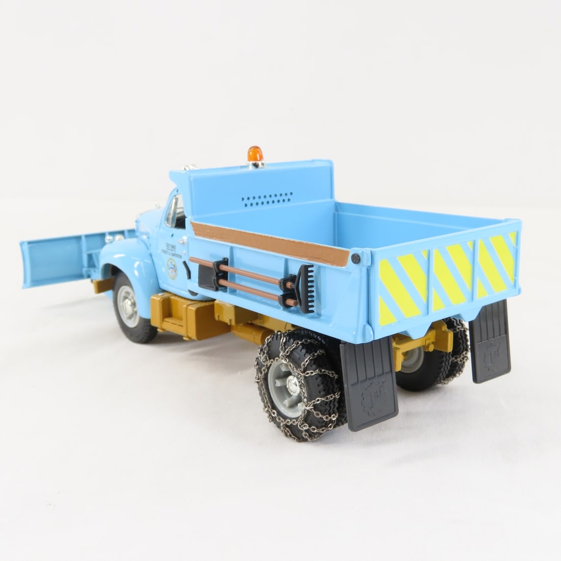 1st Gear 1960 Chicago Mack Short Dump Truck - 3