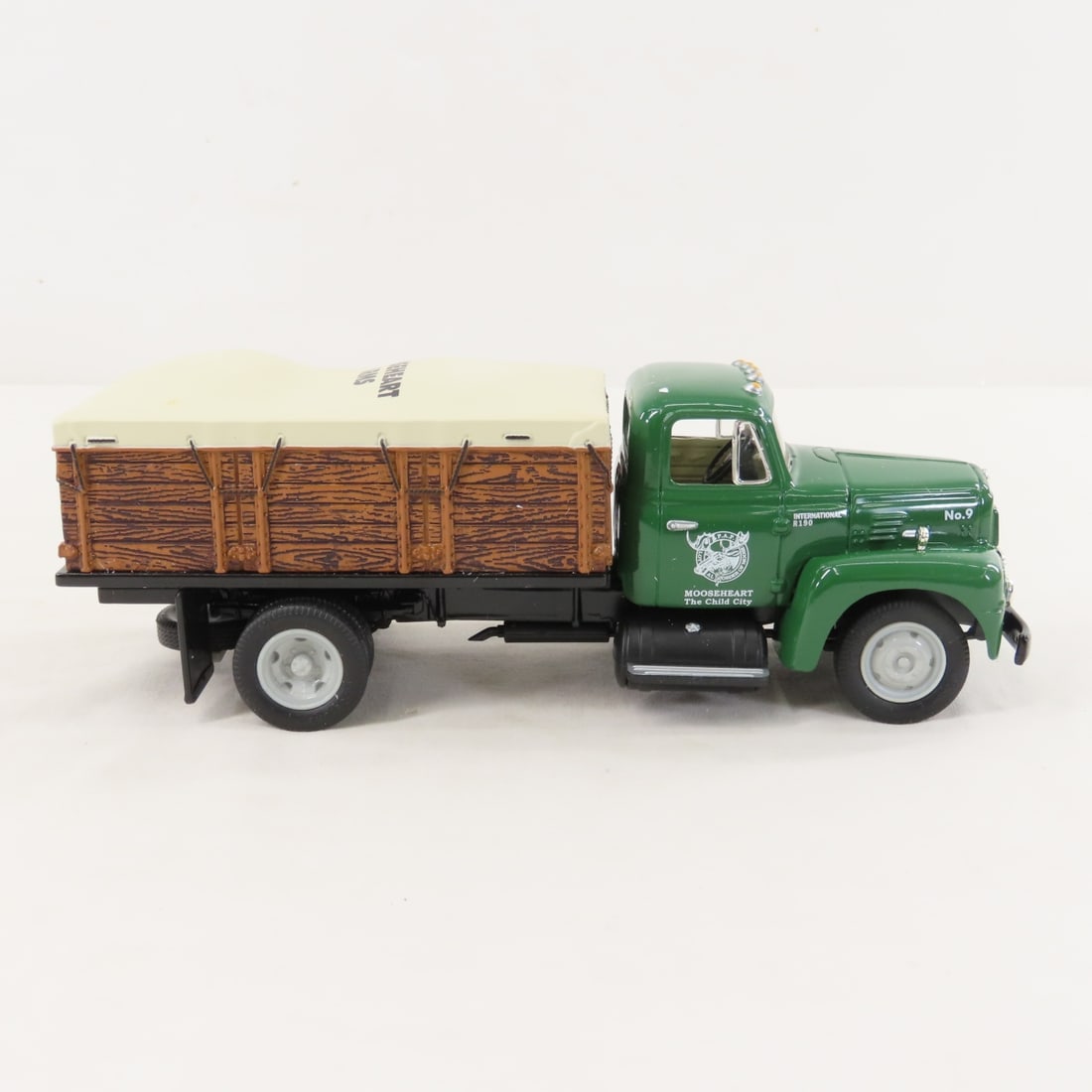 1st Gear Mooseheart 1:34 1957 INTL Grain Truck - 6