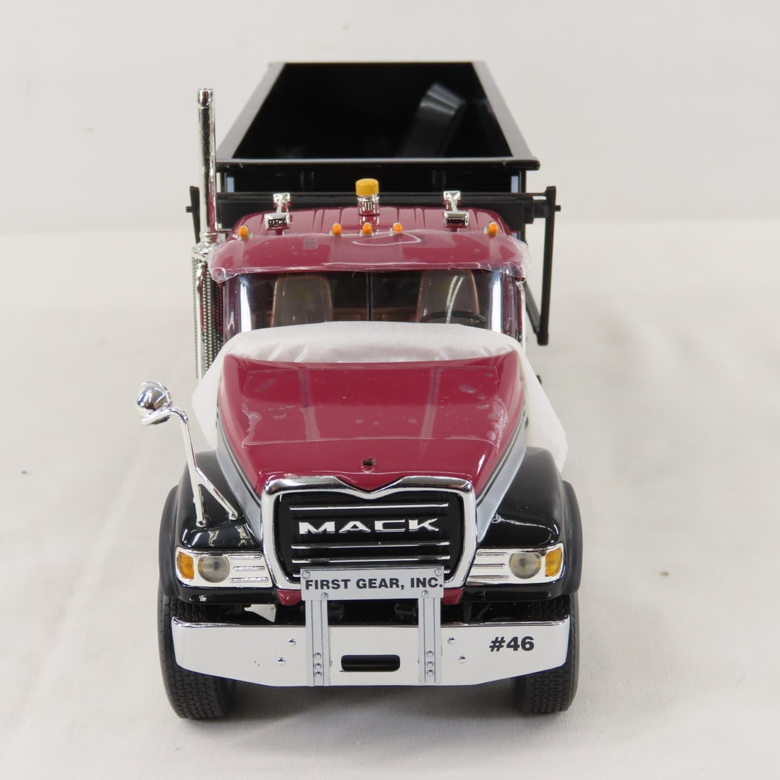 1st Gear 1:34 Scale Mack Granite Refuse Truck - 8