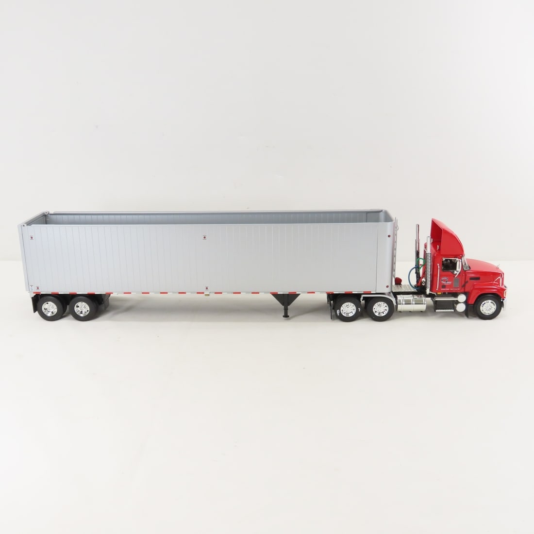 1st Gear Bio-Cycle Mack Pinnacle w/Tipper Trailer - 6