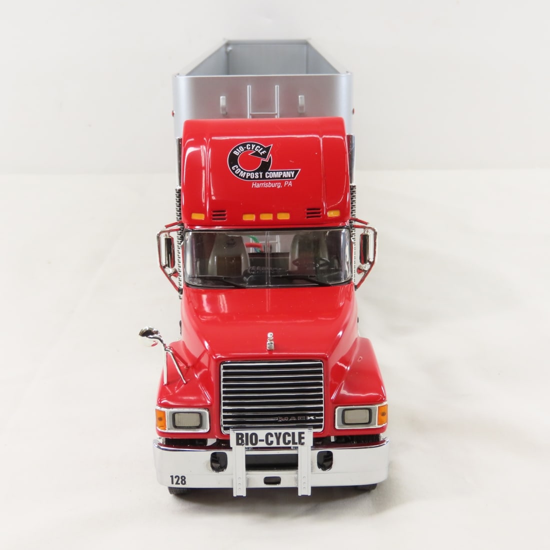 1st Gear Bio-Cycle Mack Pinnacle w/Tipper Trailer - 8