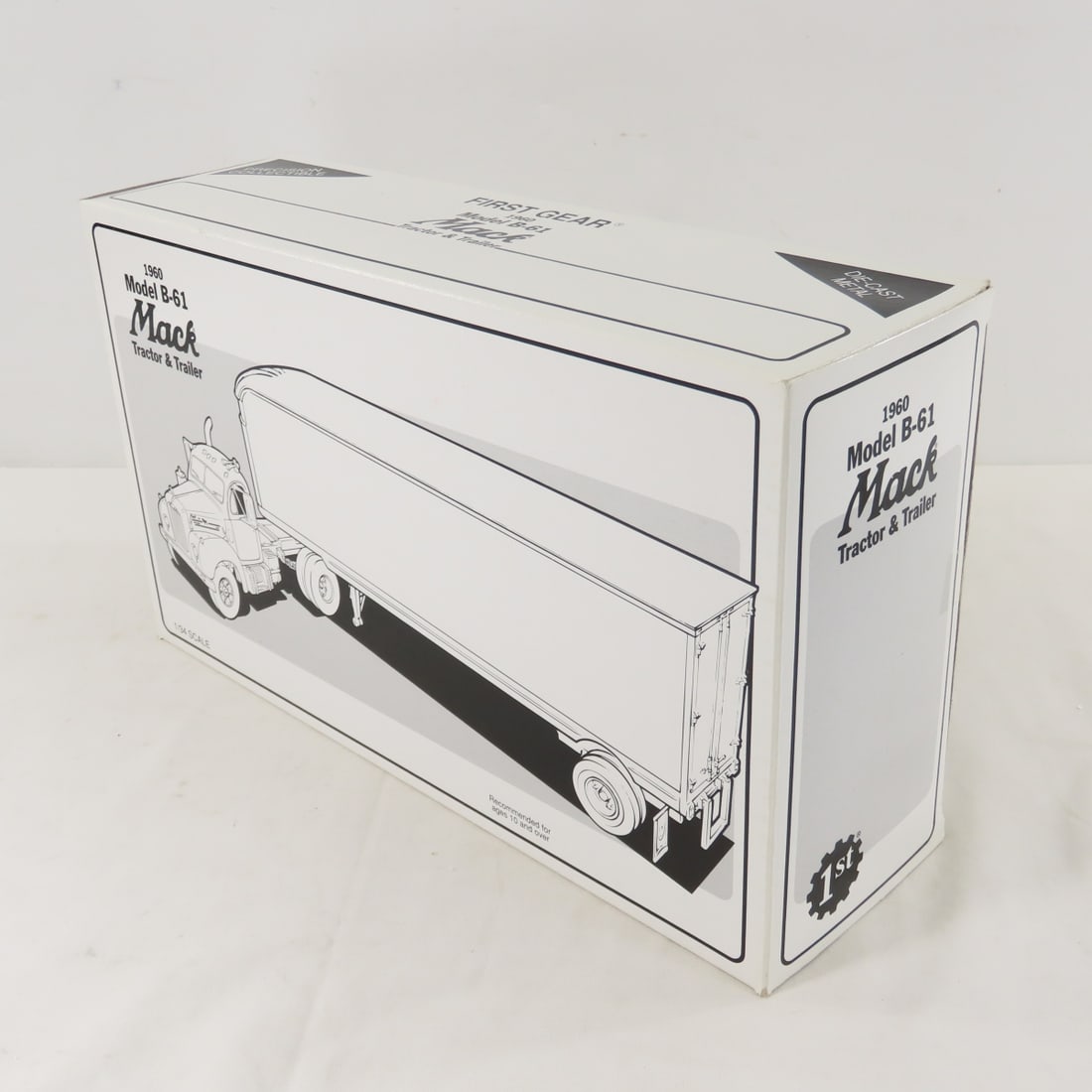 1st Gear 1:34 Mason-Dixon Mack B61 Tractor Trailer - 16
