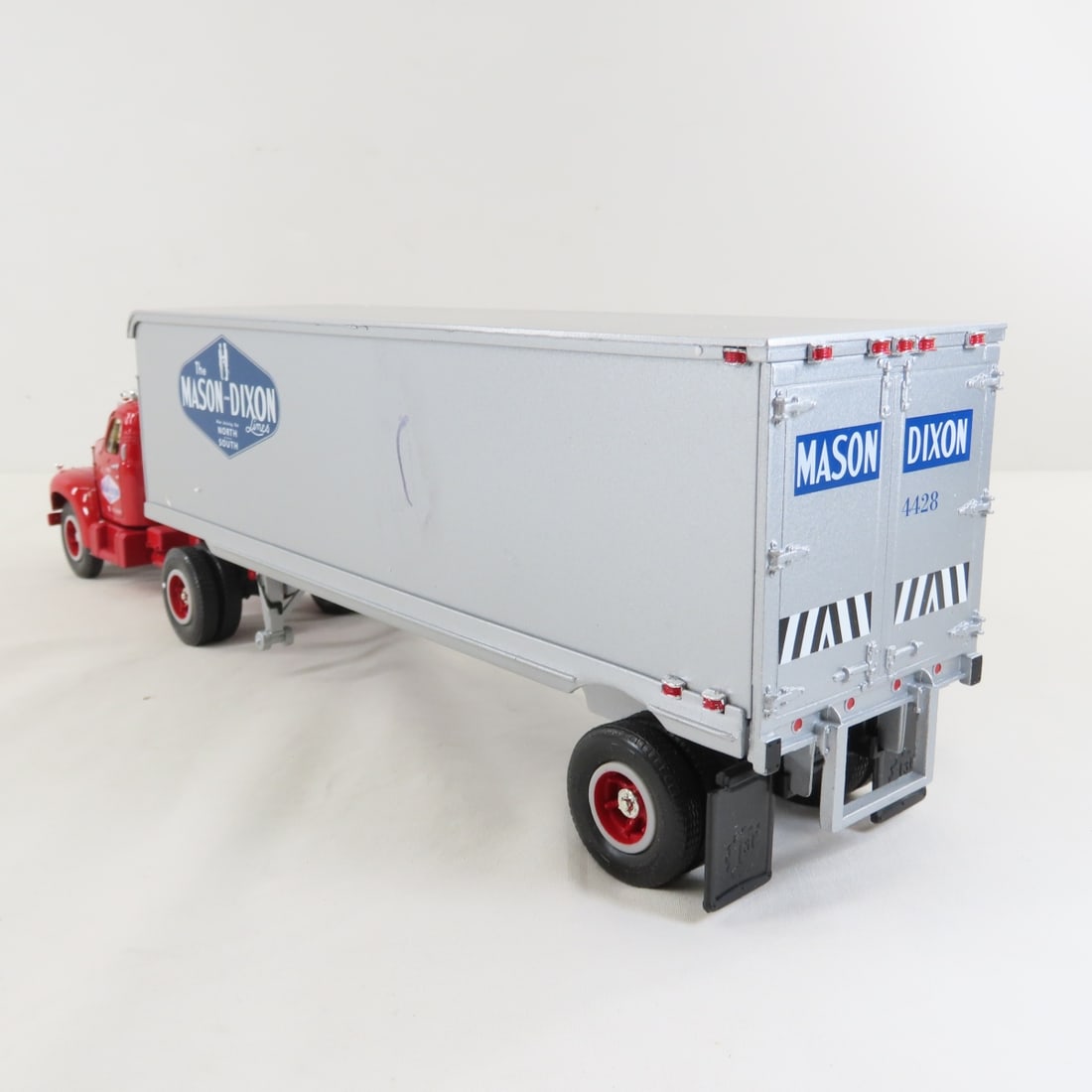 1st Gear 1:34 Mason-Dixon Mack B61 Tractor Trailer - 3