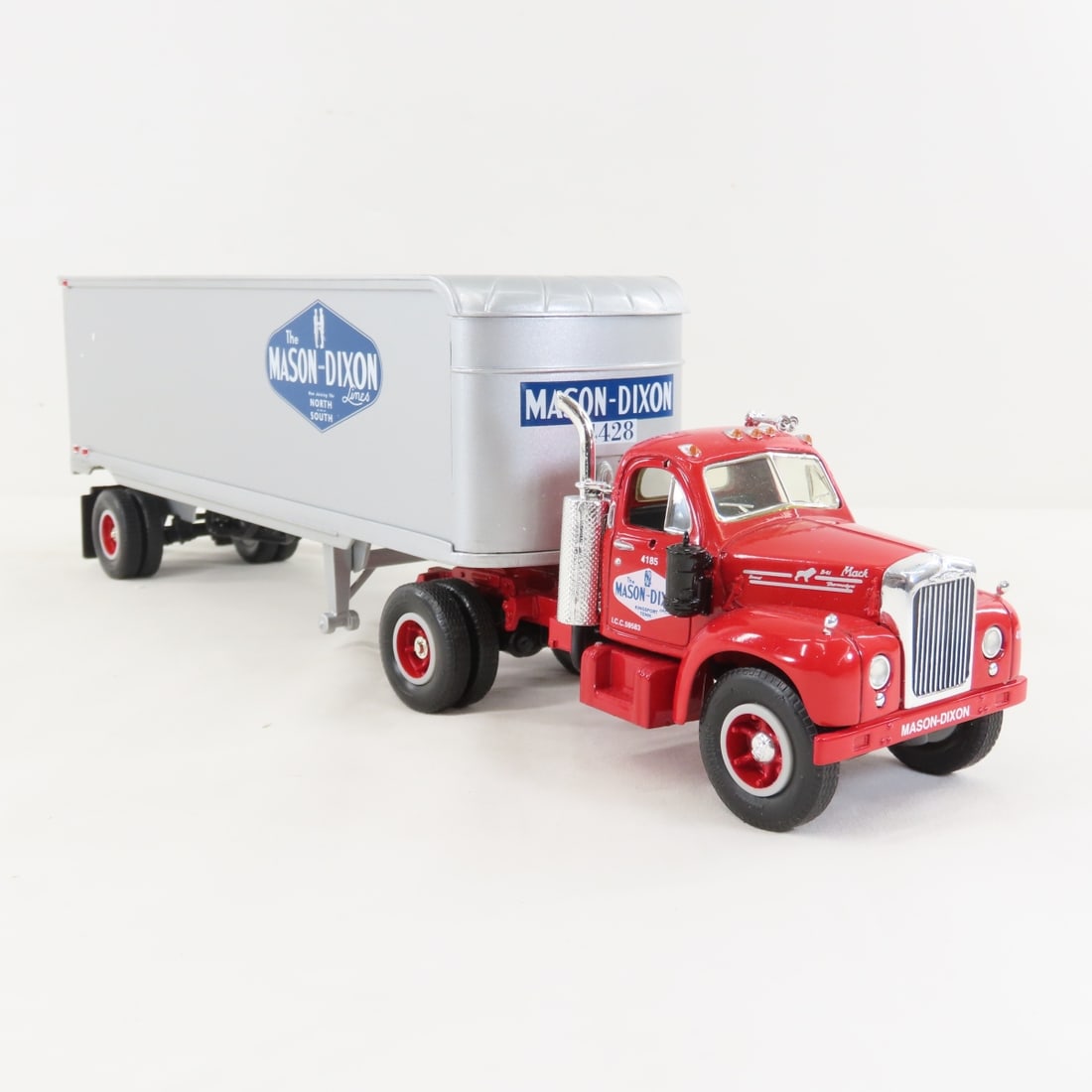 1st Gear 1:34 Mason-Dixon Mack B61 Tractor Trailer - 7
