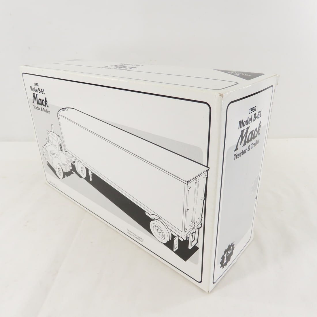 1st Gear 1:34 Grapette Mack B-61 Tractor Trailer - 15