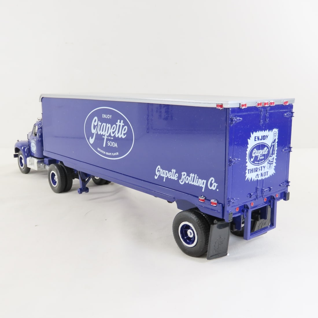 1st Gear 1:34 Grapette Mack B-61 Tractor Trailer - 3
