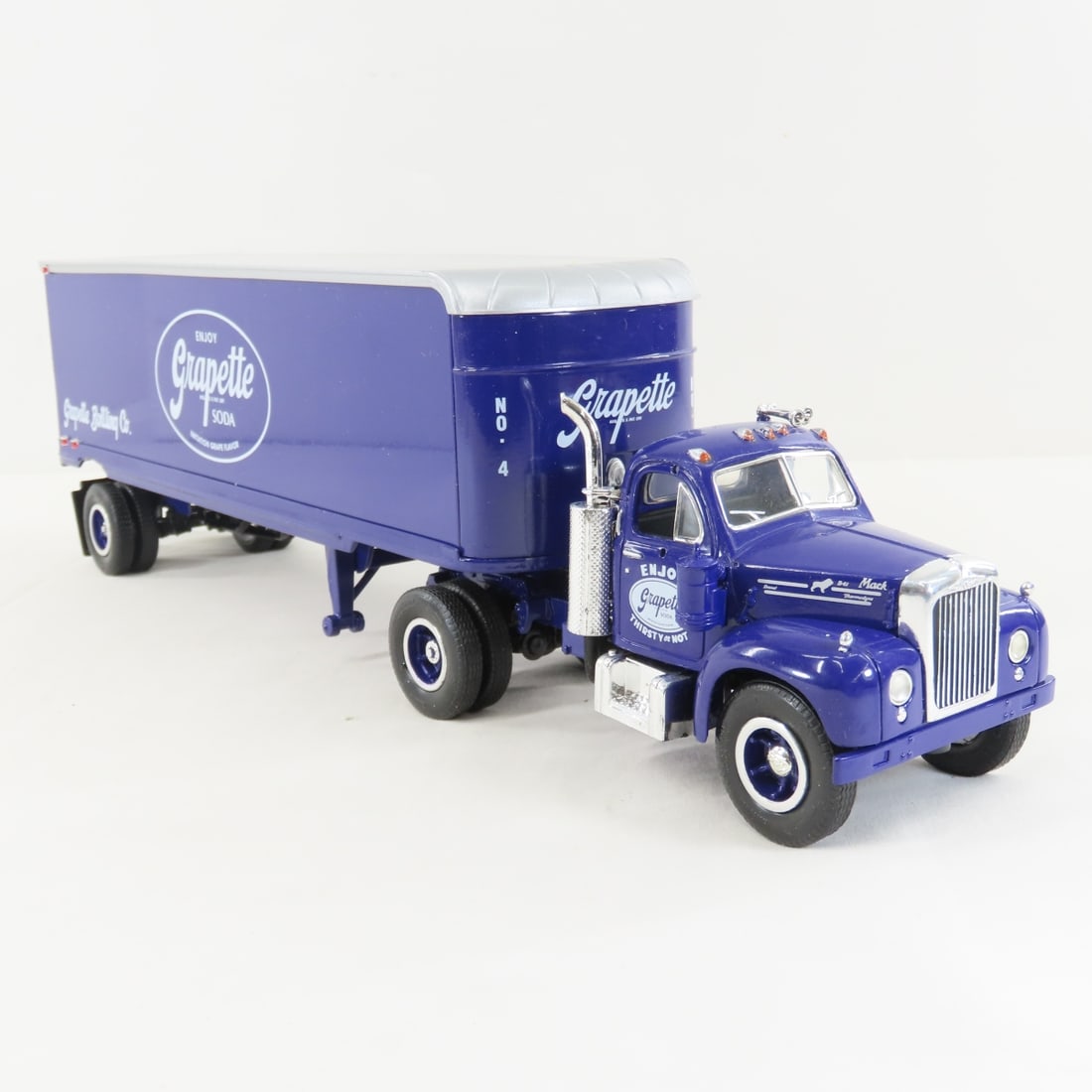 1st Gear 1:34 Grapette Mack B-61 Tractor Trailer - 7