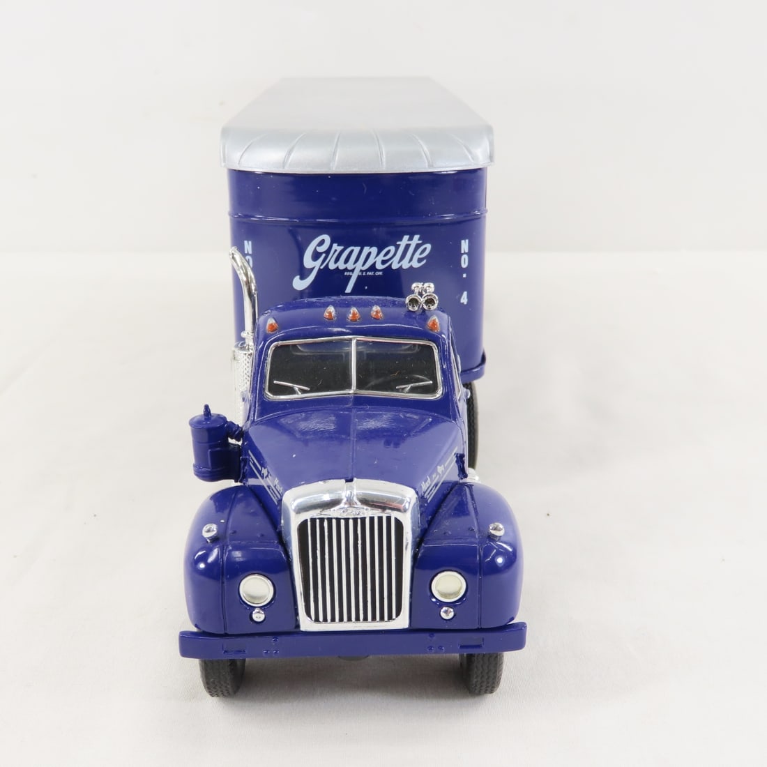 1st Gear 1:34 Grapette Mack B-61 Tractor Trailer - 8