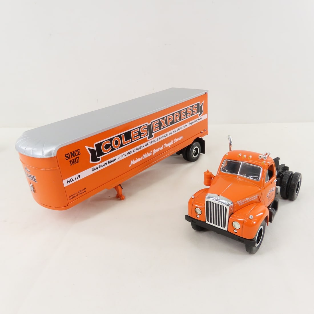 1st Gear 1:34 Coles Exp Mack B-61 Tractor Trailer - 11